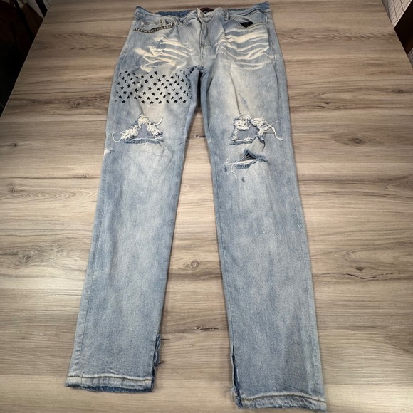 The Devil Wears Designer Men's Light Wash Distressed Star Patch Jeans Size 38